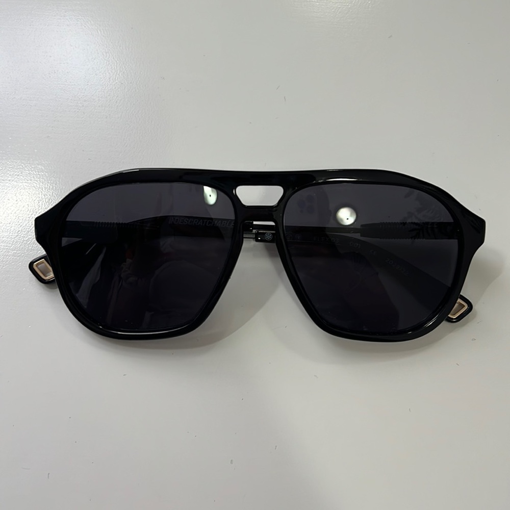 Indescratchables FLEX 03 001, Black Sunglasses